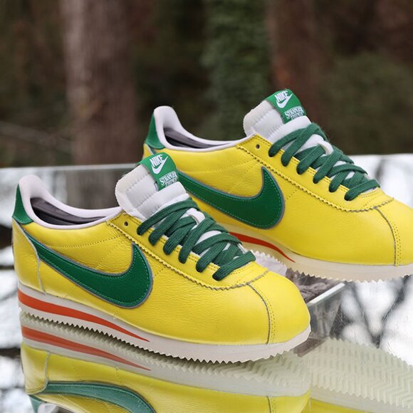 Nike Cortez Stranger Things Hawkins High School - Picture 12 of 16